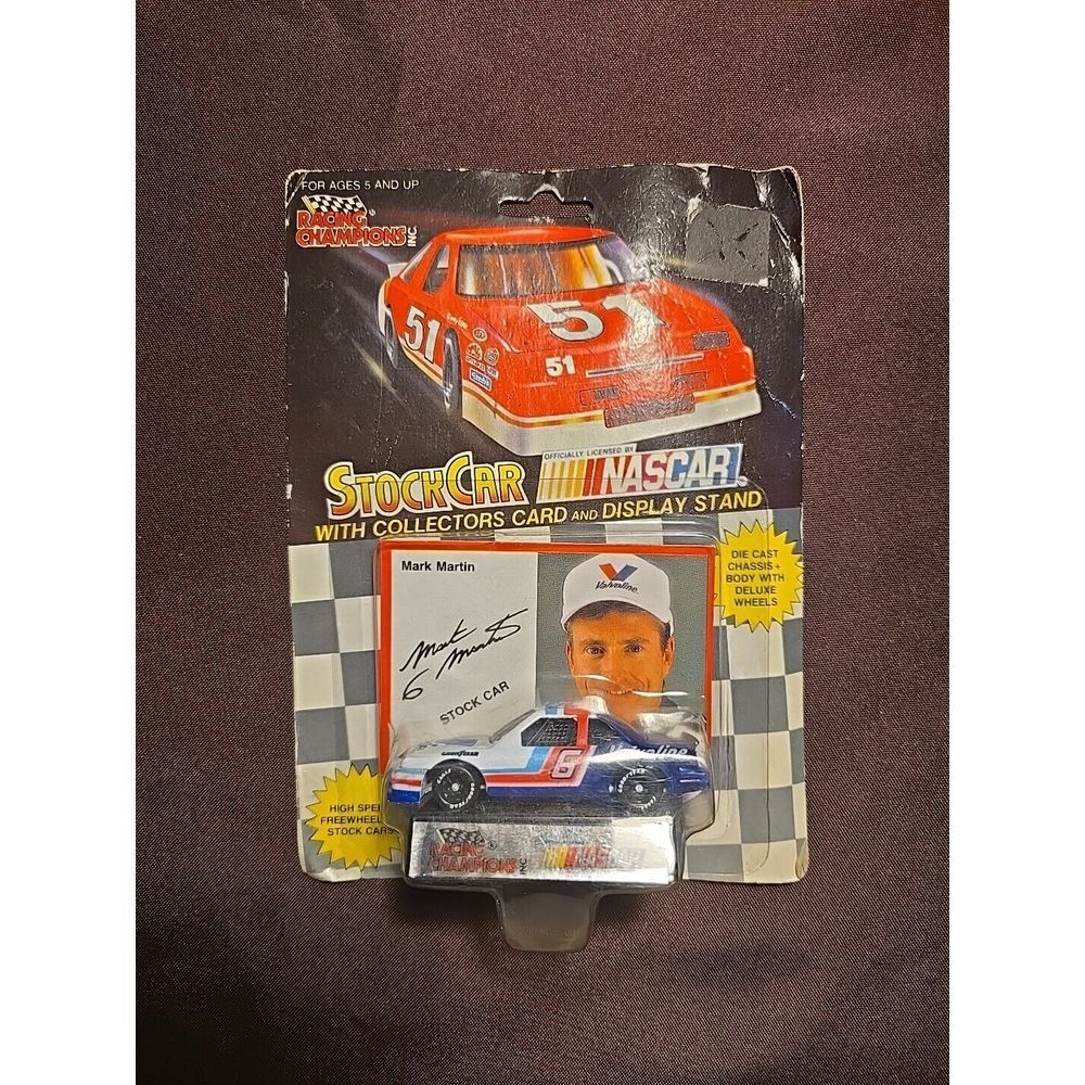 Mark Martin Valvoline #6 Stock Car with Card And Display Stand 1:64 NEW‎
